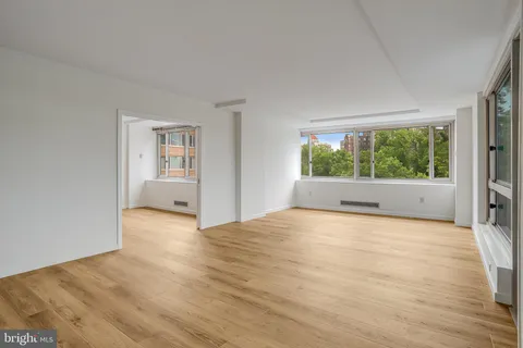 $750,000 | 4101 Cathedral Avenue Northwest, Unit 1104, Washington, DC 20016
