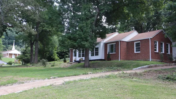 $2,095 | 1211 Glenwood Drive, Chattanooga, TN 37406