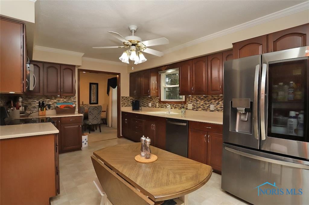 627 Rutledge Court Perrysburg, OH 43551 - Photo 5 of 49 Gallery Image 5