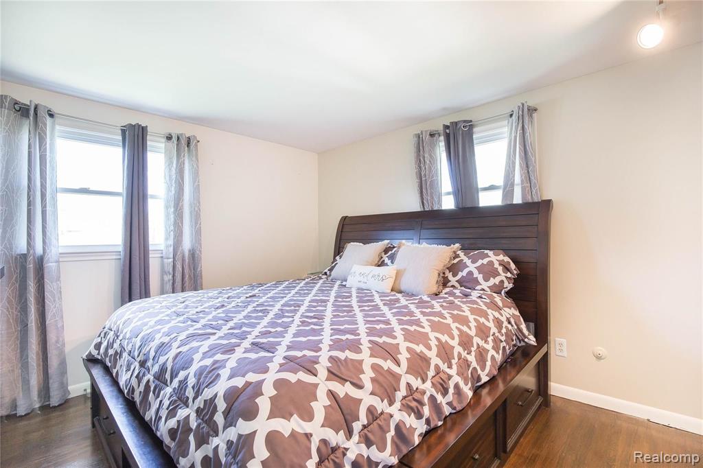 32339 Bonnet Hill Road Farmington Hills, MI 48334 - Photo 21 of 28