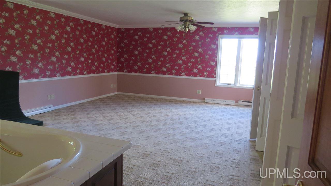 6507 H 25 Escanaba, MI 49829 - Photo 6 of 36