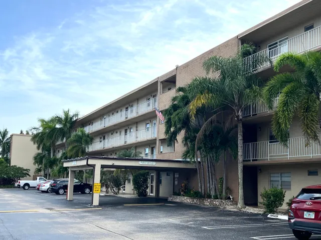 $99,900 | 330 Northeast 26th Avenue, Unit 406, Boynton Beach, FL 33435