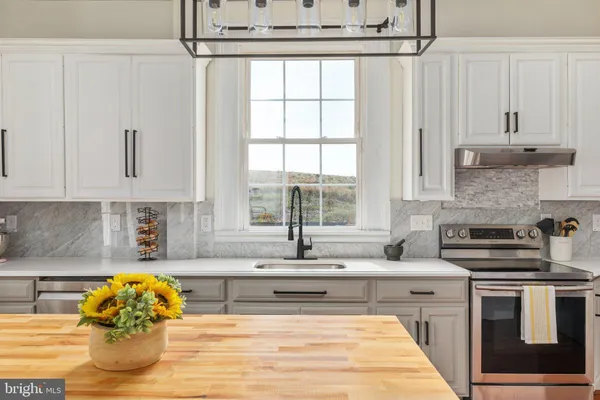 $649,900 | 2239 6th Street, Middletown, VA 22645