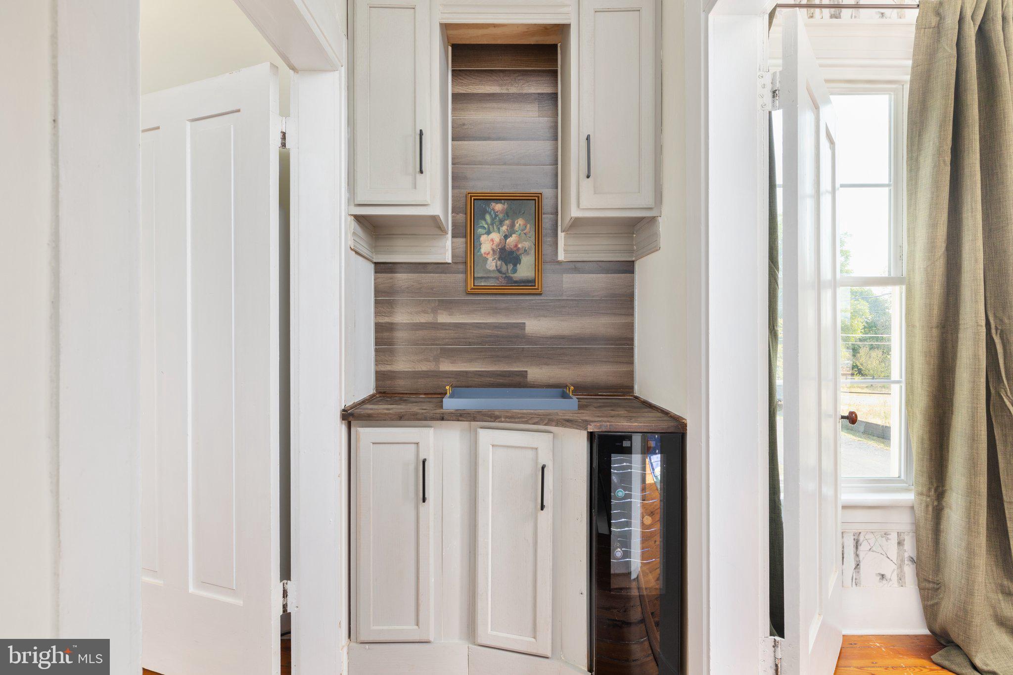 2239 6th Street Middletown, VA 22645 - Photo 34 of 60 Upper level bar for primary suite!