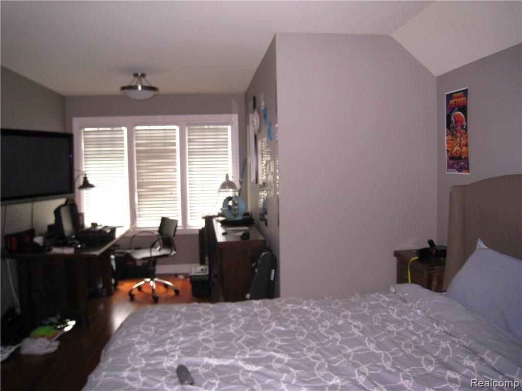 533 East Wattles Road Troy, MI 48085 - Photo 8 of 20 IMG_1161.JPG