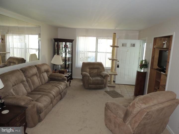 1109 Turnersville Road Pine Hill, NJ 08021 - Photo 4 of 19 Living Room