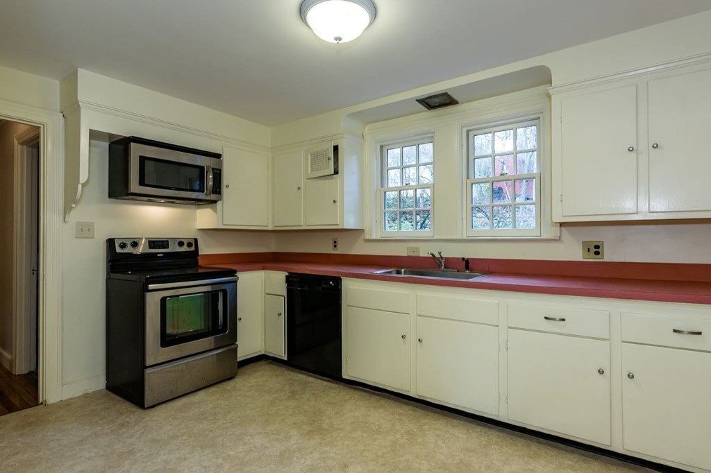 11 Wolcott Rd Extension Brookline, MA 02467 - Photo 14 of 30