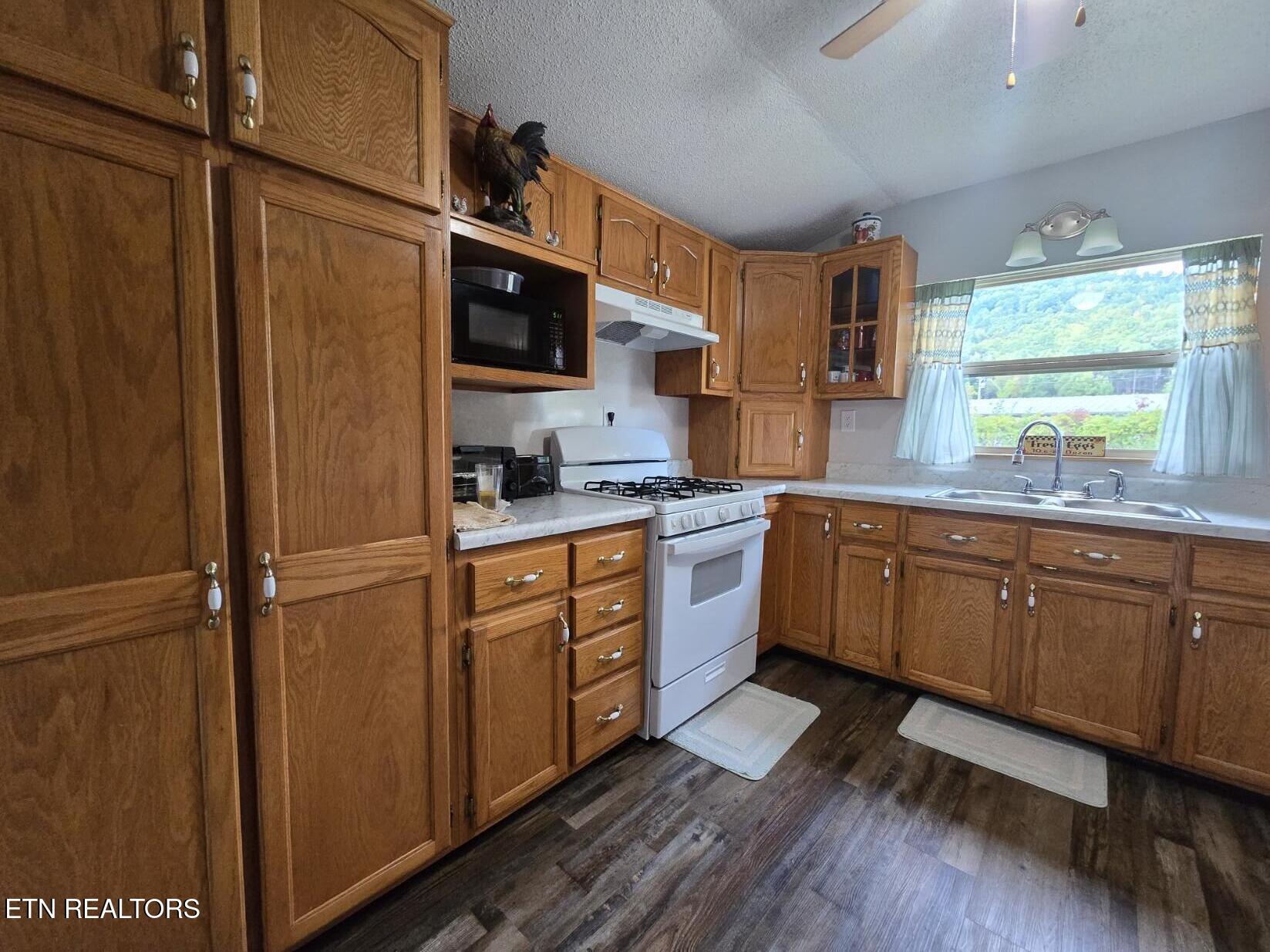 142 Norma Road Huntsville, TN 37756 - Photo 10 of 36 20250915_171011