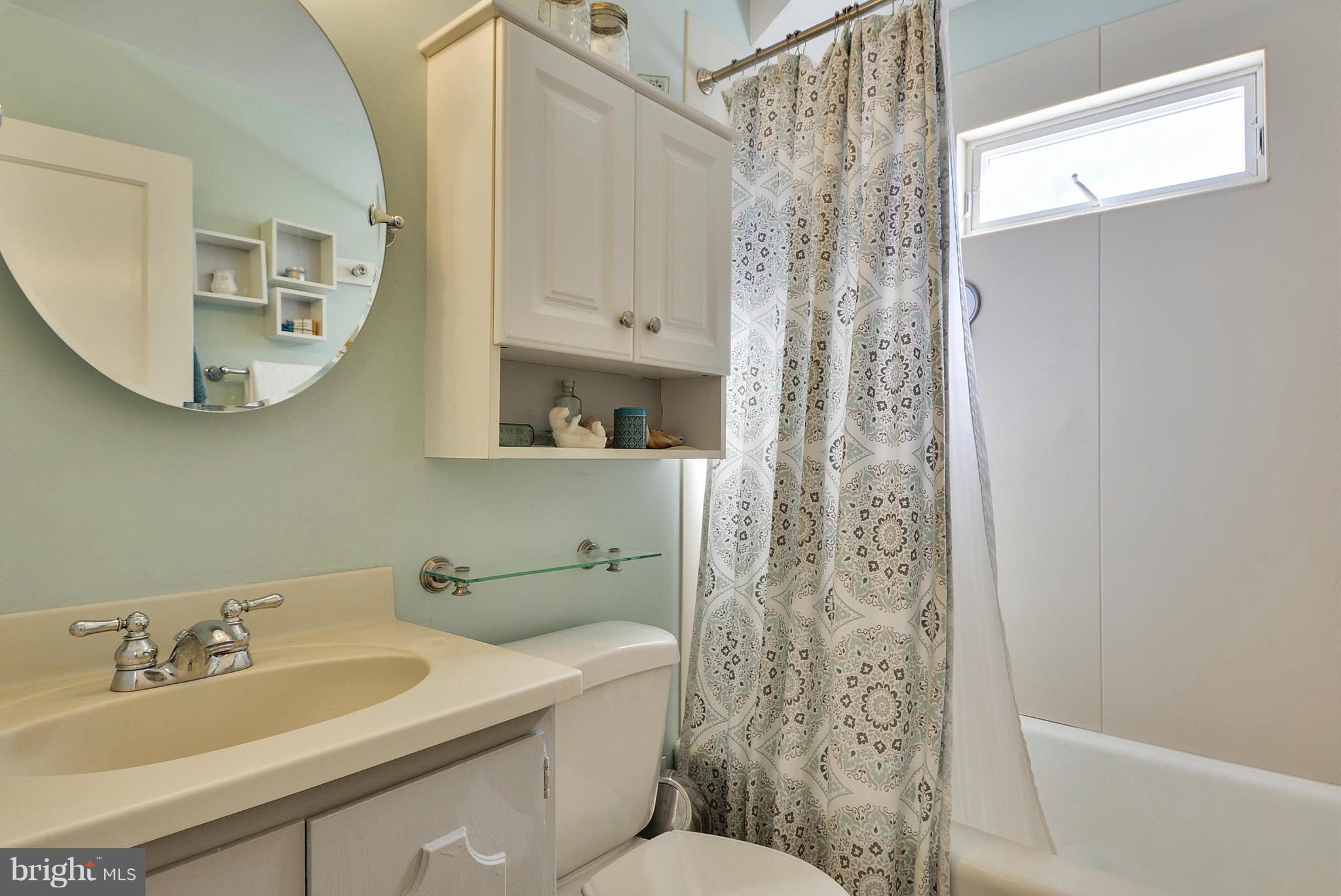 1606 Gridley Lane Silver Spring, MD 20902 - Photo 11 of 30 Bath