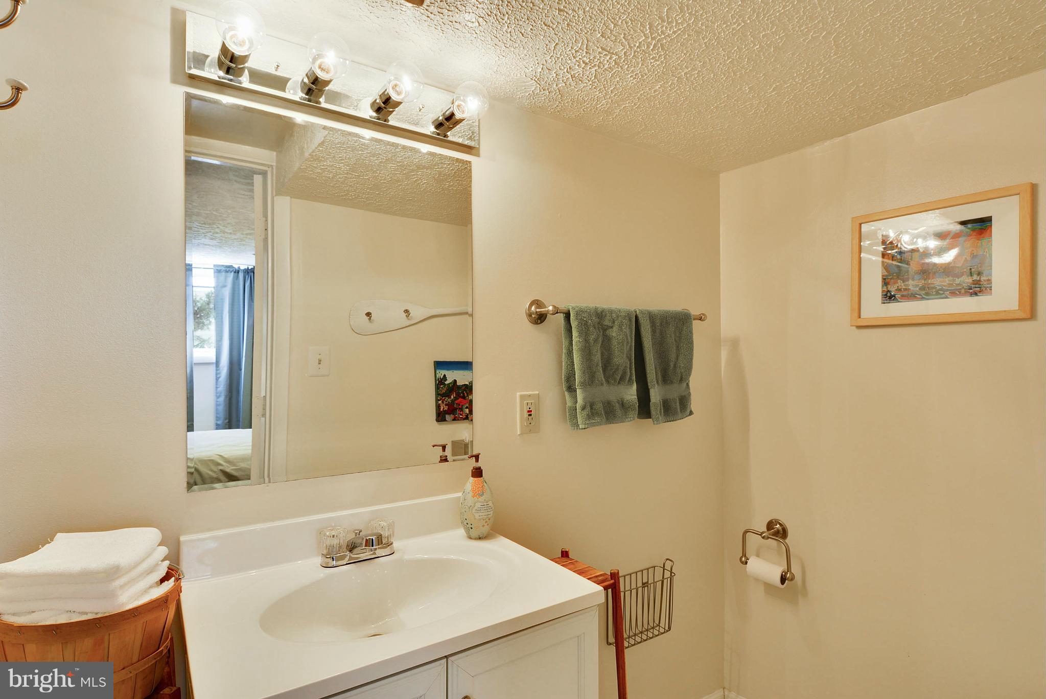 1606 Gridley Lane Silver Spring, MD 20902 - Photo 24 of 30 Bath