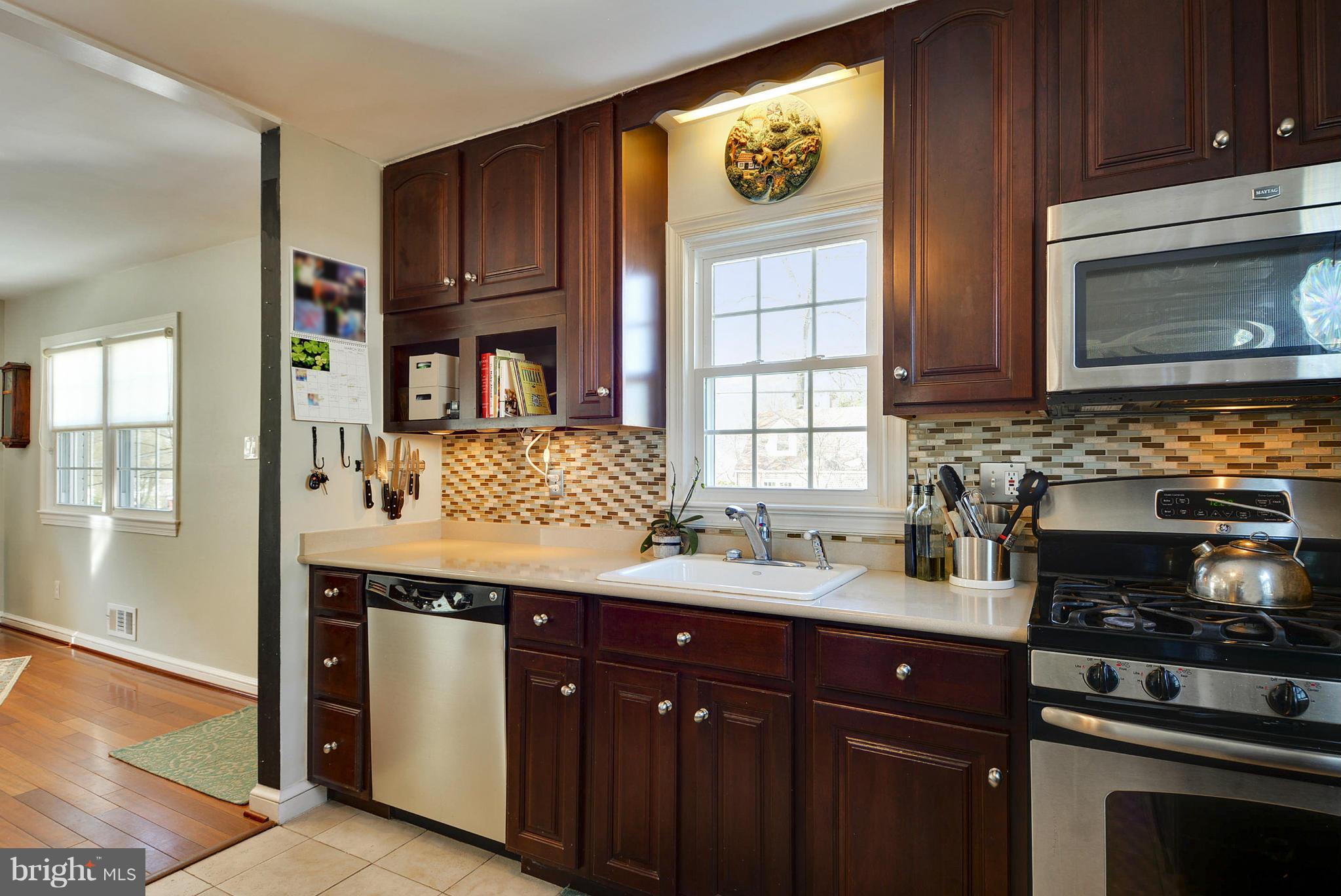 1606 Gridley Lane Silver Spring, MD 20902 - Photo 4 of 30 Kitchen
