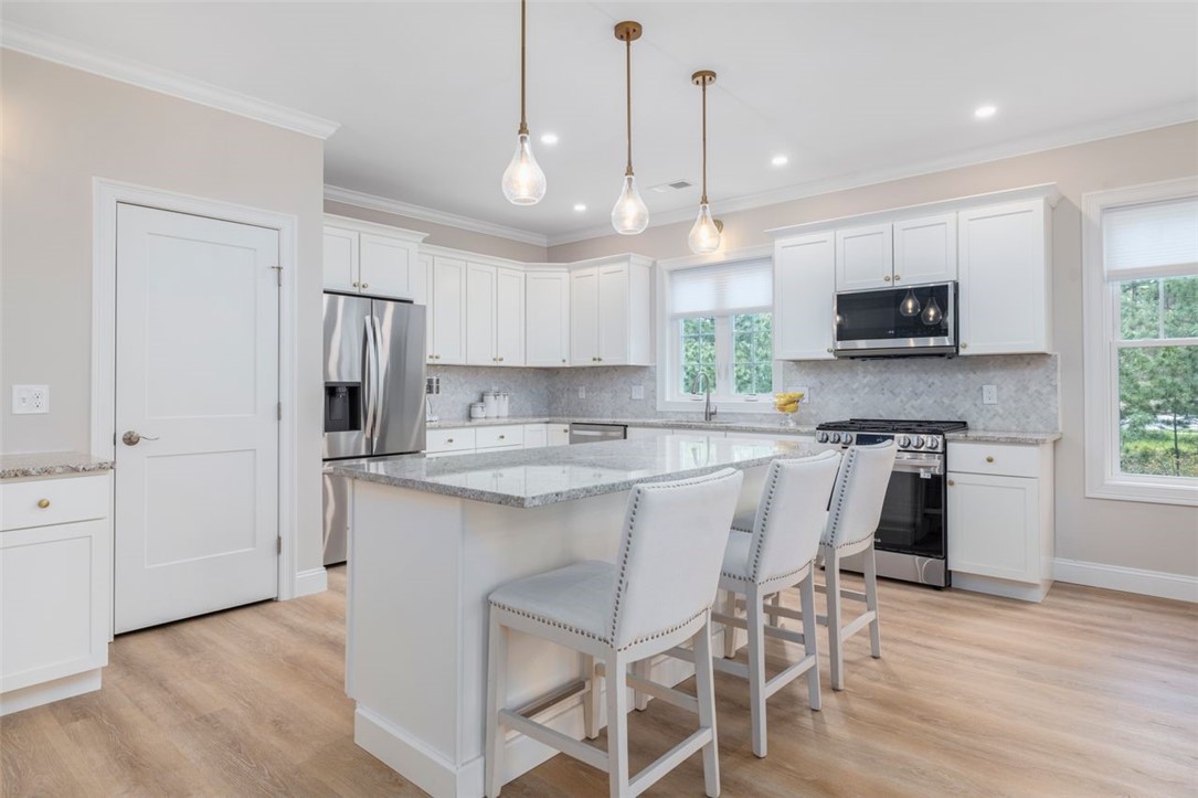 2 Sunset Avenue Coventry, RI 02816 - Photo 5 of 33