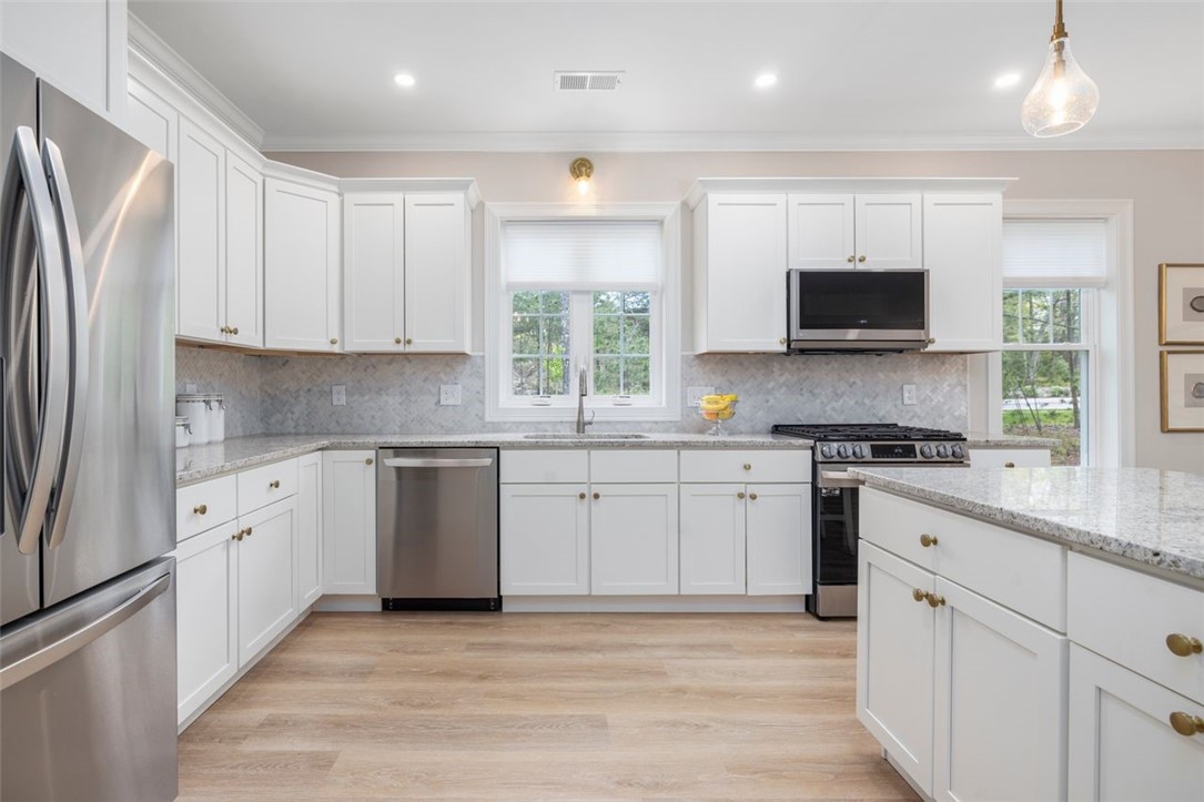 2 Sunset Avenue Coventry, RI 02816 - Photo 6 of 33