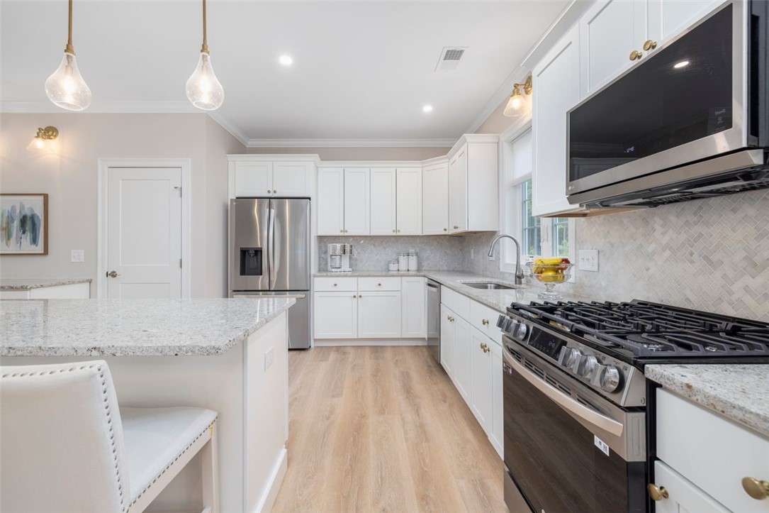 2 Sunset Avenue Coventry, RI 02816 - Photo 8 of 33