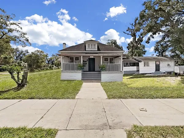 $399,900 | 601 West Baker Street, Plant City, FL 33563