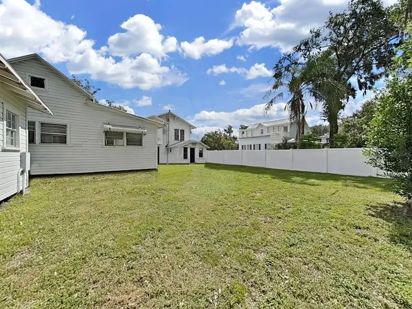 $399,900 | 601 West Baker Street, Plant City, FL 33563