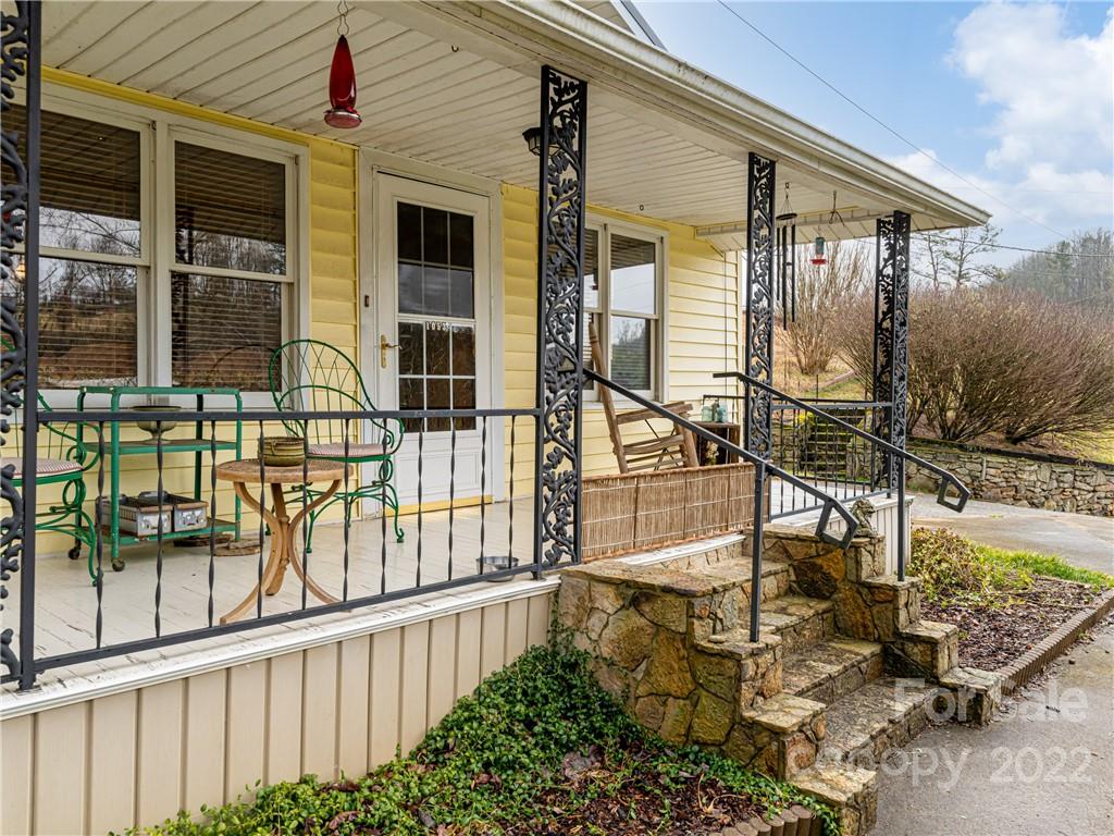 1053 Calvin Edney Road Mars Hill, NC 28754 - Photo 5 of 47 Gallery Image 5