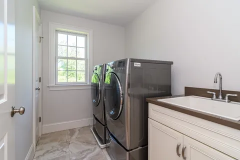 $2,250,000 | 2 Hunters Lane, Natick, MA 01760