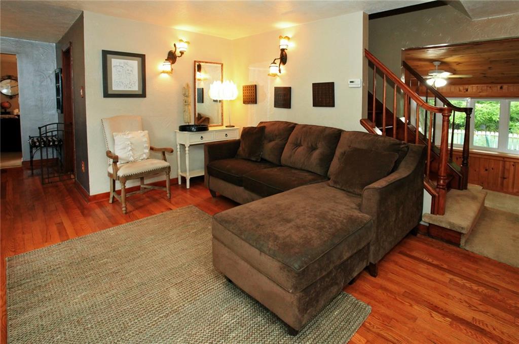 235 Soose Road Pittsburgh, PA 15209 - Photo 4 of 25 Gallery Image 4