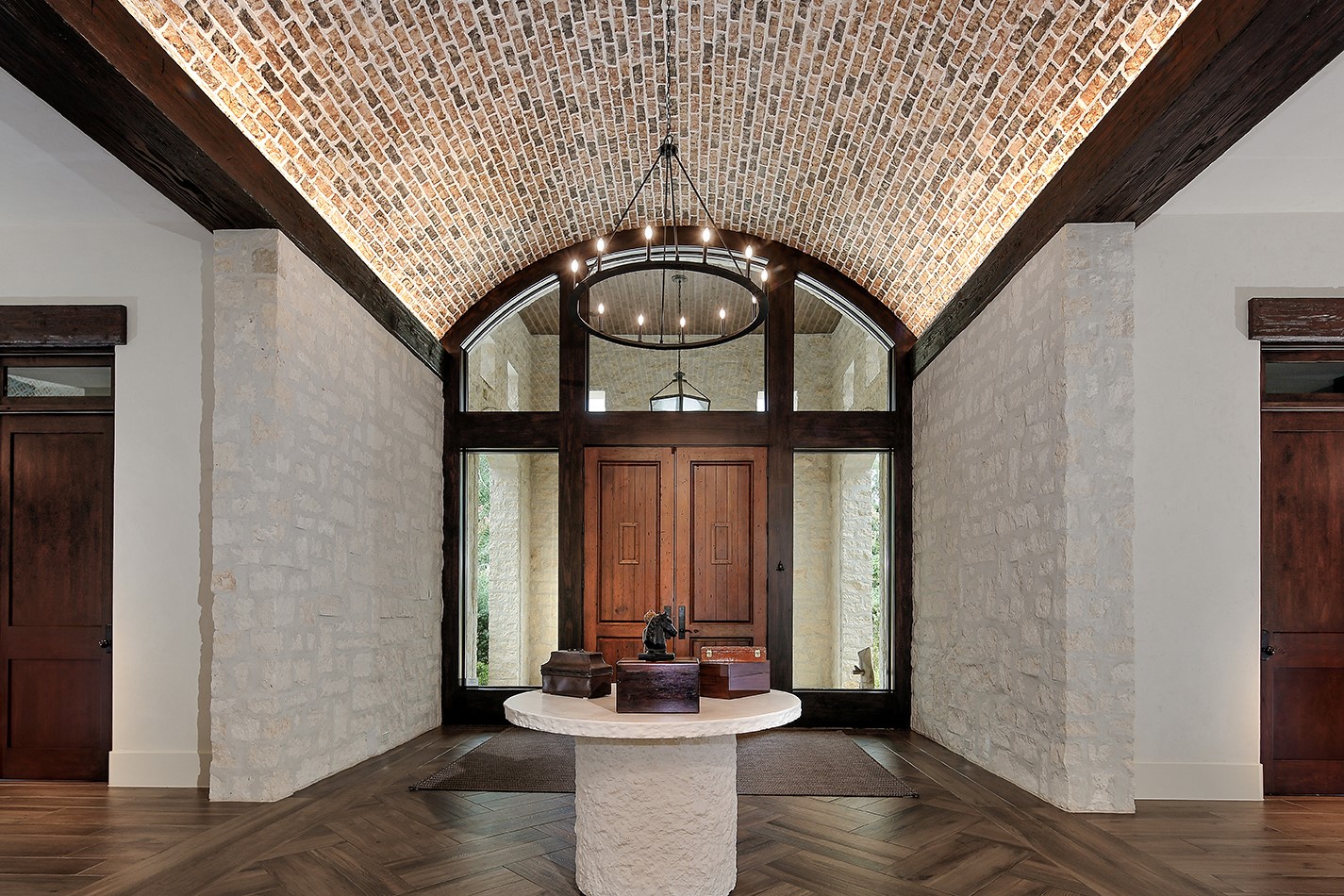 40693 Center Hill Road Hempstead, TX 77445 - Photo 6 of 50 This dramatic foyer with Custom lighting welcomes your guests.