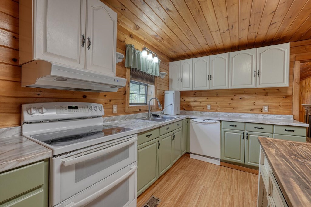 169 East Street Morganton, GA 30560 - Photo 12 of 43