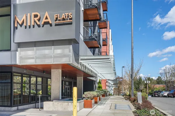 a view of entryway and front of house