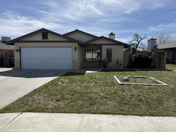$259,900 | 805 Janelle Court, Ridgecrest, CA 93555