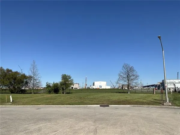 $159,000 | 1963 Squirewood Drive, Harvey, LA 70058