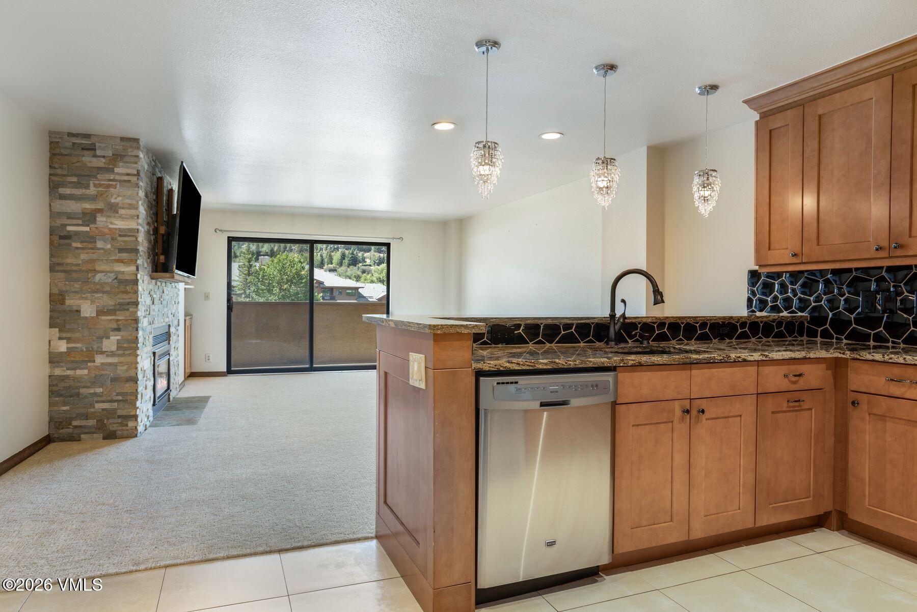 137 Benchmark Road, Unit 211 Avon, CO 81620 - Photo 7 of 26 photo_online_008