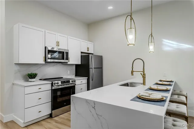 $2,000 | 1104 Main Street, Unit 8, Vienna, NY 13157