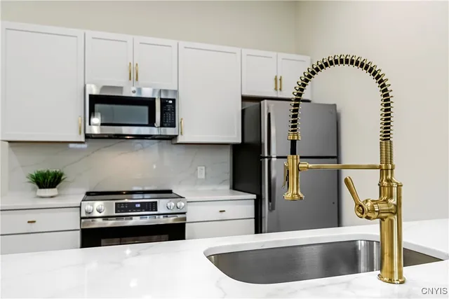 $2,000 | 1104 Main Street, Unit 8, Vienna, NY 13157