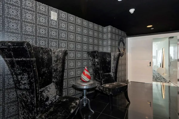 $11,900 | 900 Biscayne Boulevard, Unit 2006, Miami, FL 33132