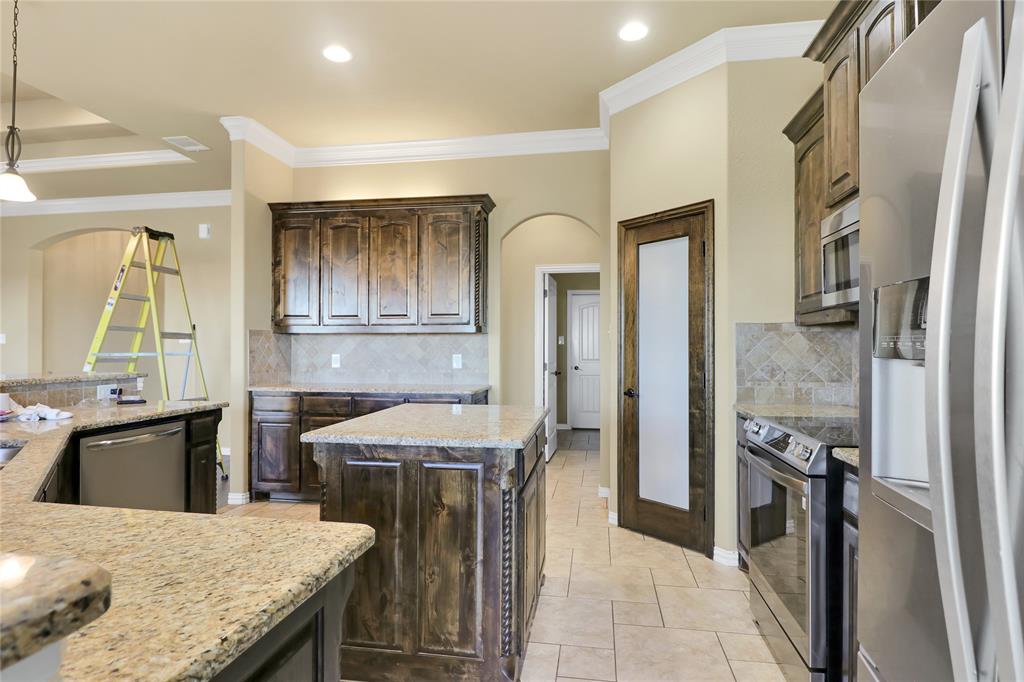 694 Jennings Lane Azle, TX 76020 - Photo 5 of 13 Gallery Image 5