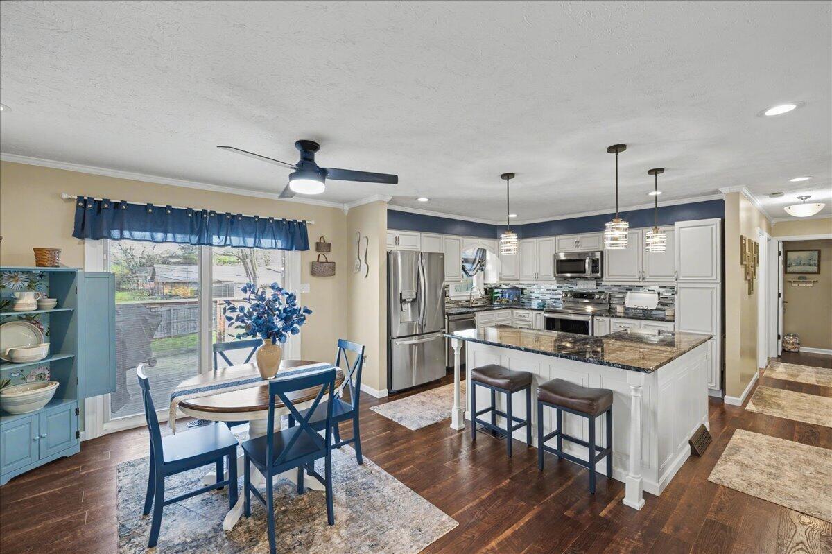 228 Holiday Road Winchester, KY 40391 - Photo 10 of 52 10-2-6