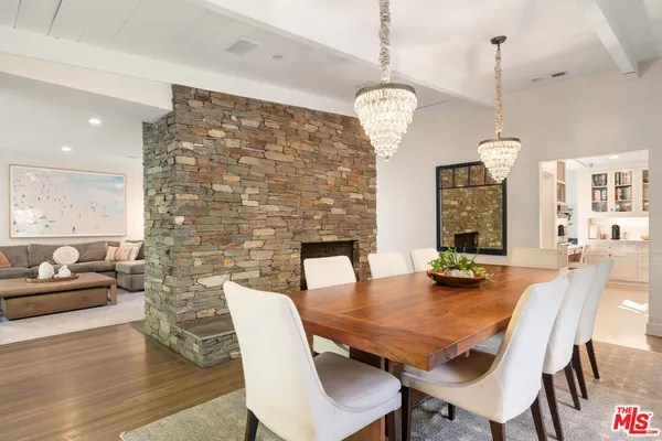 $3,995,000 | 3354 Mandeville Canyon Road, Los Angeles, CA 90049