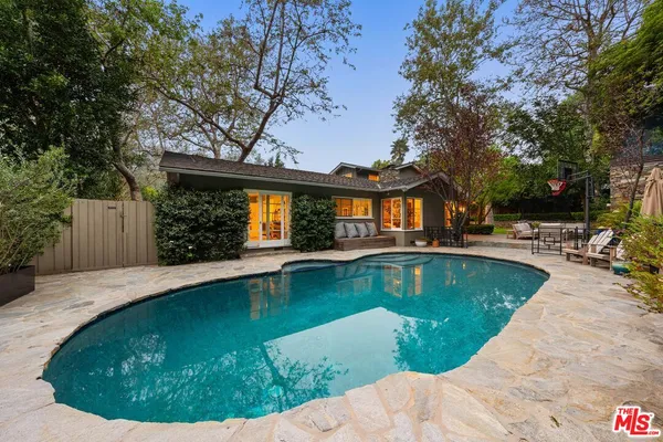 $3,995,000 | 3354 Mandeville Canyon Road, Los Angeles, CA 90049