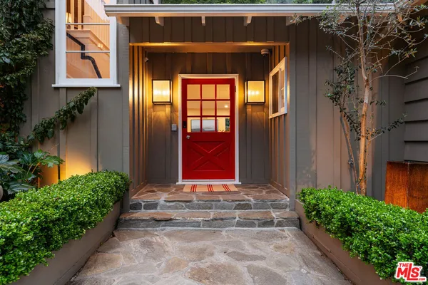 $3,995,000 | 3354 Mandeville Canyon Road, Los Angeles, CA 90049