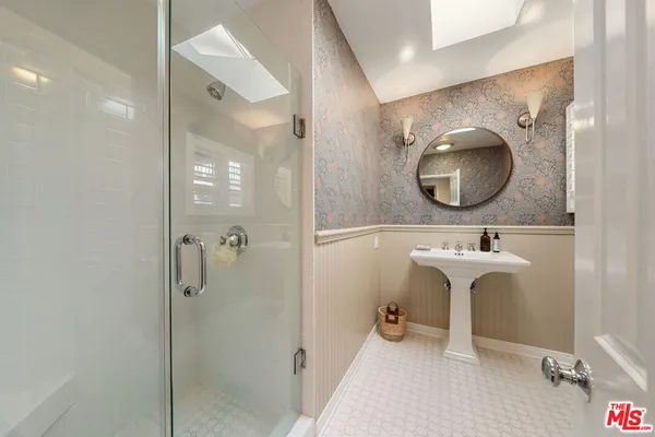 $3,995,000 | 3354 Mandeville Canyon Road, Los Angeles, CA 90049