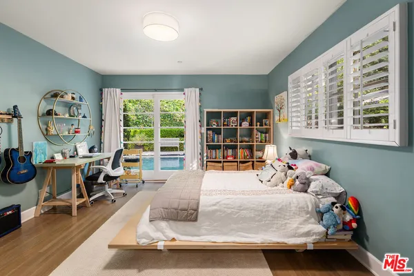 $3,995,000 | 3354 Mandeville Canyon Road, Los Angeles, CA 90049