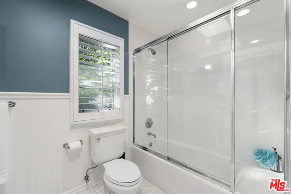 $3,995,000 | 3354 Mandeville Canyon Road, Los Angeles, CA 90049