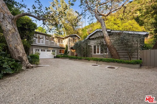 $3,995,000 | 3354 Mandeville Canyon Road, Los Angeles, CA 90049