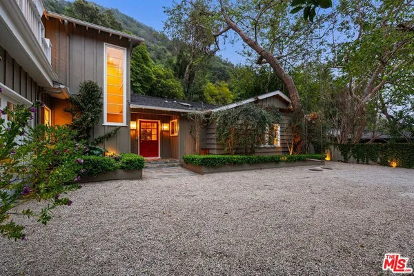 $3,995,000 | 3354 Mandeville Canyon Road, Los Angeles, CA 90049