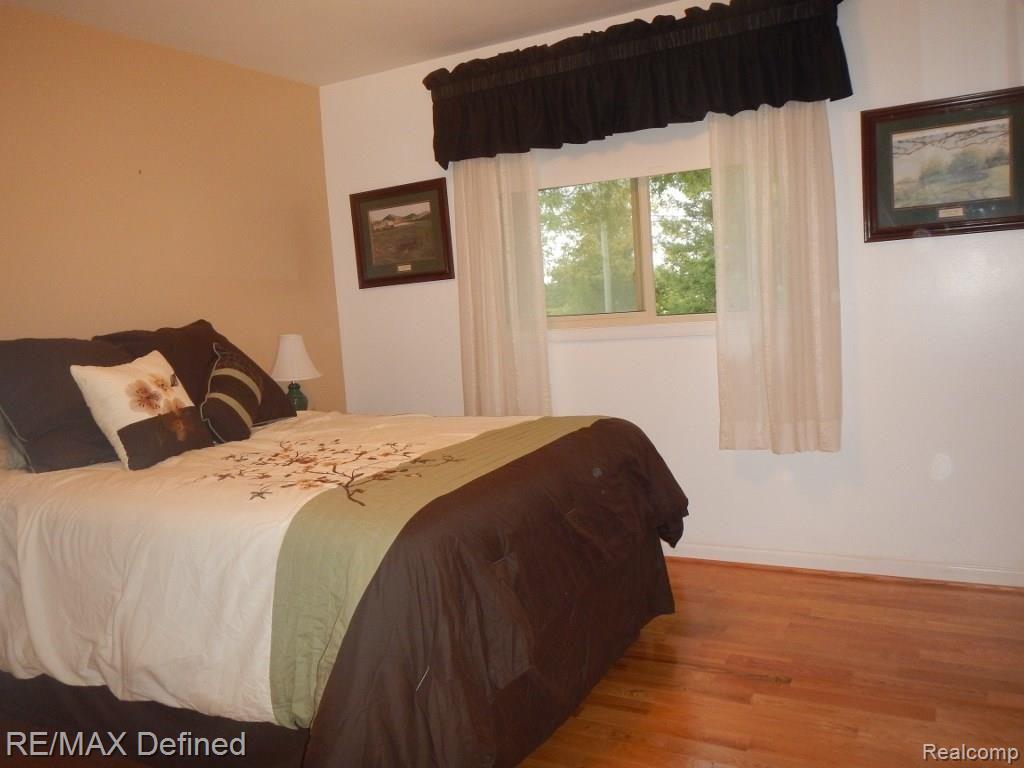 4645 Granger Road Oxford, MI 48371 - Photo 20 of 33 Master Bedroom