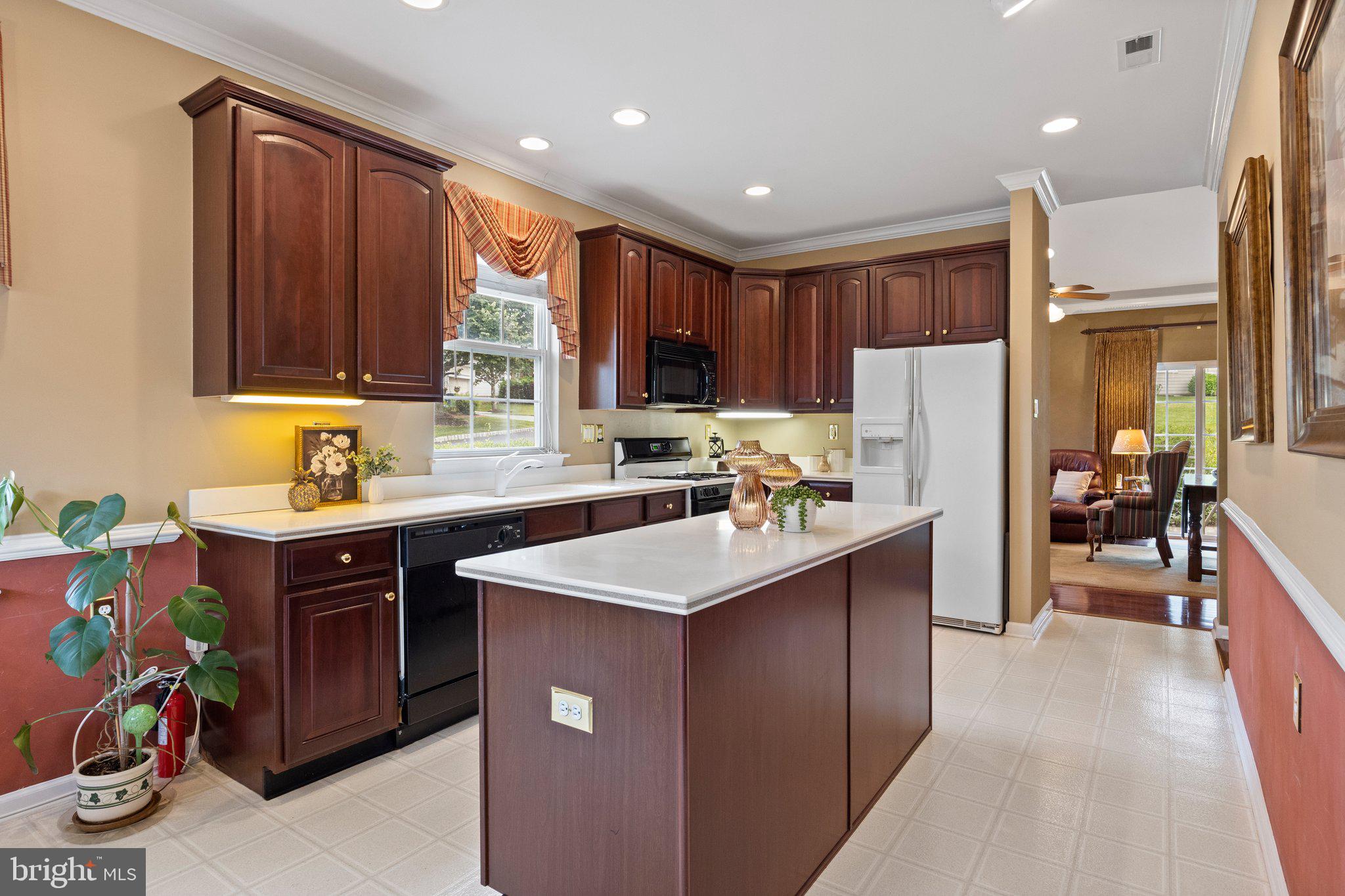 35 Goldfields Avenue Langhorne, PA 19047 - Photo 5 of 30 Kitchen