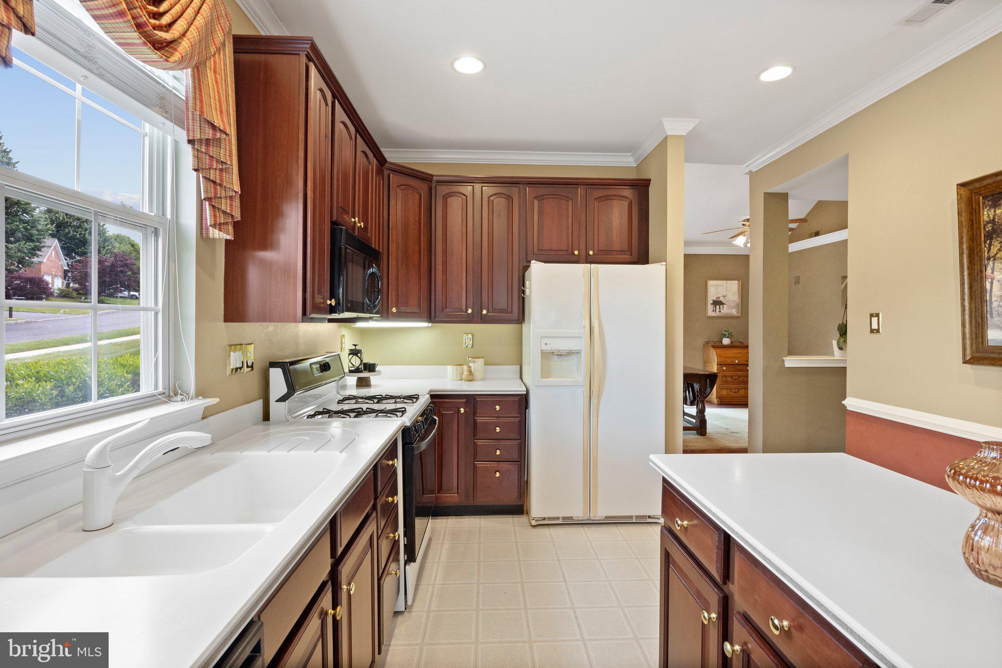 35 Goldfields Avenue Langhorne, PA 19047 - Photo 6 of 30 Kitchen