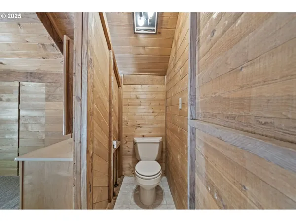 $1,750,000 | 89731 Indian Creek Road, Swisshome, OR 97480