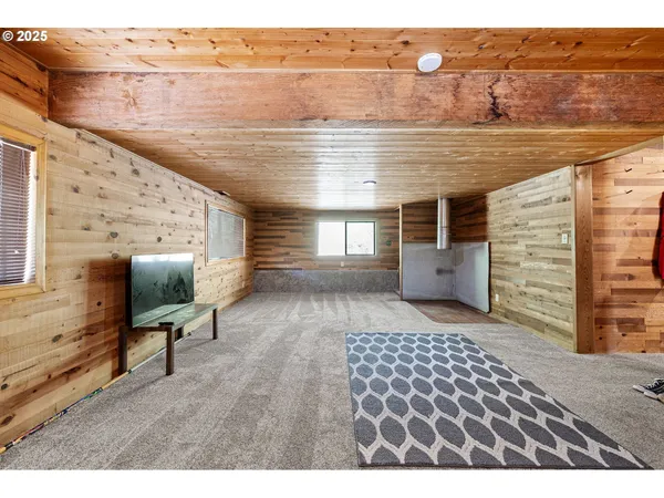 $1,750,000 | 89731 Indian Creek Road, Swisshome, OR 97480