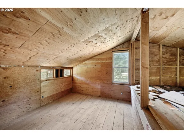 $1,750,000 | 89731 Indian Creek Road, Swisshome, OR 97480