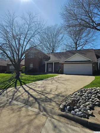 $450,000 | 128 Knollwood, Quincy, IL 62301