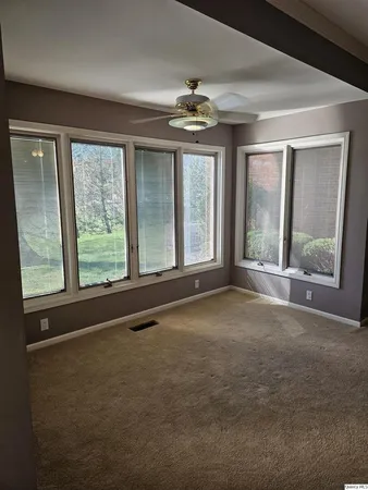 $450,000 | 128 Knollwood, Quincy, IL 62301